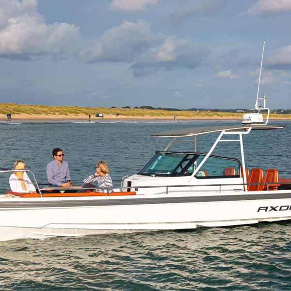 WIN a LUXURY Boating Experience, Onboard a £125,000 power boat